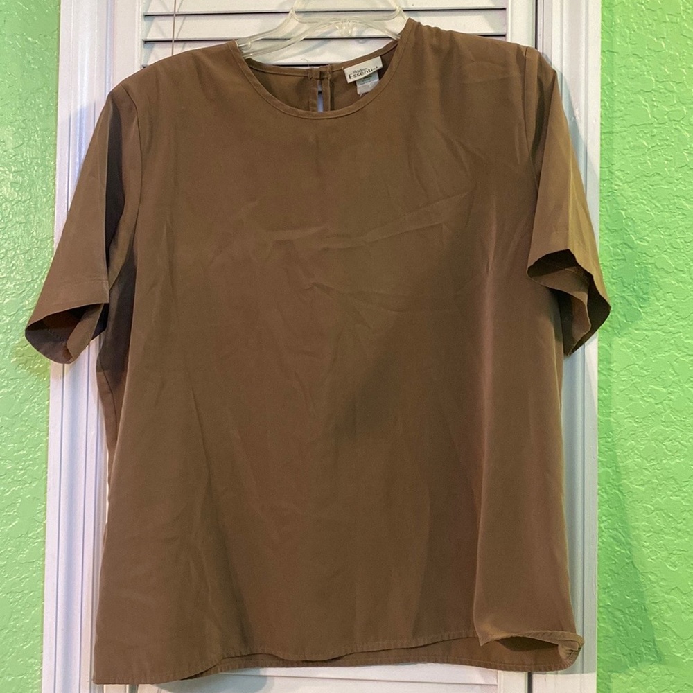 Modern Essentials Women’s Light Brown Short-Sleeve Top L